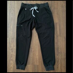 Figs women’s scrubs